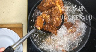 家常蒜香骨，短时间入味，制作简单，油炸超香。步骤16