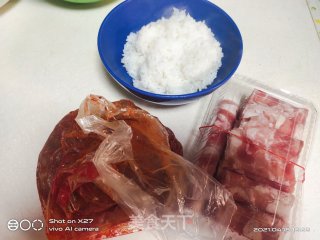 牛肉卷泡菜饭步骤1