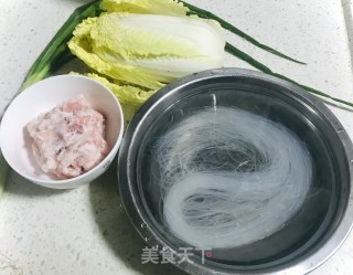 肉末粉丝炒娃娃菜步骤1