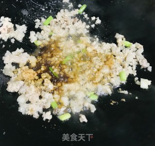 肉末粉丝炒娃娃菜步骤5
