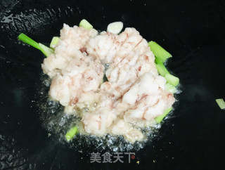 肉末粉丝炒娃娃菜步骤4