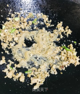 肉末粉丝炒娃娃菜步骤7