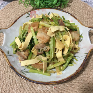 五花肉香芹炒豆皮步骤6