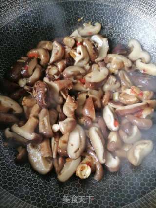炒香菇步骤4