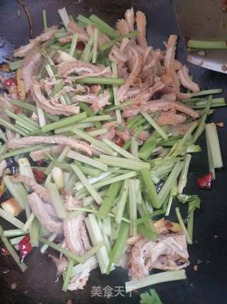 芹菜炒牛肚步骤5