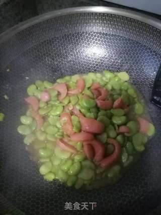 蚕豆炒热狗肠步骤5