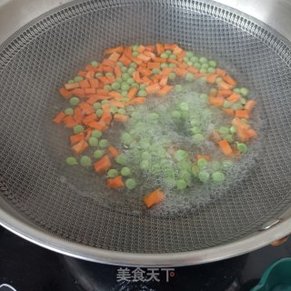 肉丁薤白炒豌豆步骤4