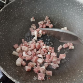 肉丁薤白炒豌豆步骤11