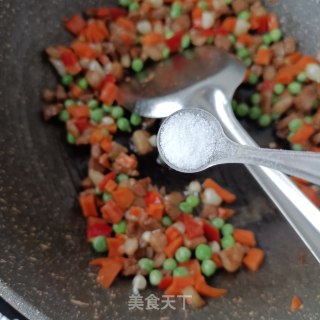 肉丁薤白炒豌豆步骤18
