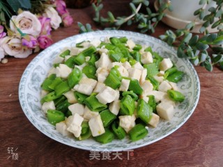 甜豆角炒豆腐步骤6