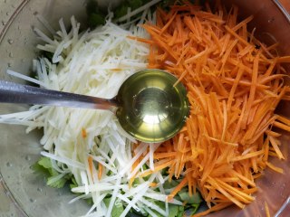 胡萝卜土豆蒸芹菜叶步骤5