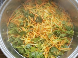 胡萝卜土豆蒸芹菜叶步骤10