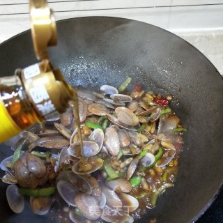 酱汁炒花甲 步骤12