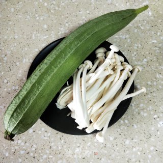 鲜菇炒丝瓜 步骤1