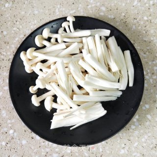 鲜菇炒丝瓜 步骤3