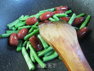肉枣肠炒四季豆步骤9