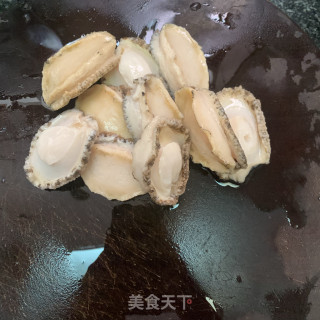 五花肉焖鲍鱼步骤1