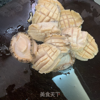 五花肉焖鲍鱼步骤2