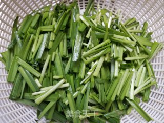 豆芽韭菜炒鸭血步骤1