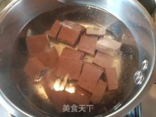 豆芽韭菜炒鸭血步骤5