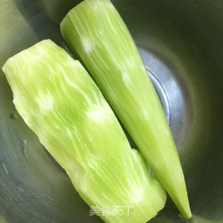 菜椒洋葱炒笋片步骤1