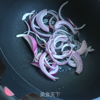 菜椒洋葱炒笋片步骤3
