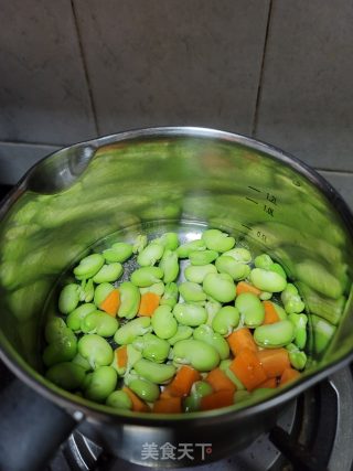 蚕豆炒蛏子步骤3