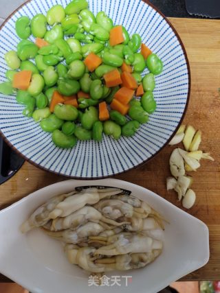 蚕豆炒蛏子步骤4