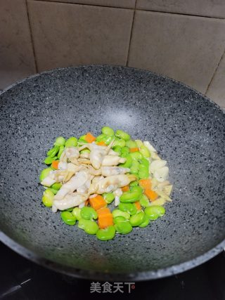 蚕豆炒蛏子步骤6