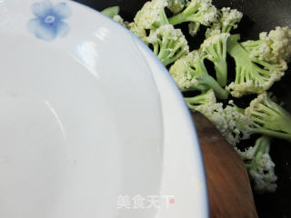 鸡心炒花菜步骤5