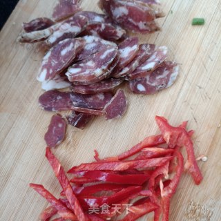 “家常小炒”腊肠炒蒜苔步骤6