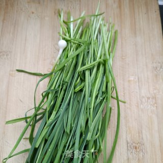 鸡蛋炒青蒜步骤1