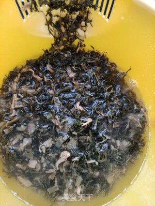 外婆菜烧肉丁步骤1
