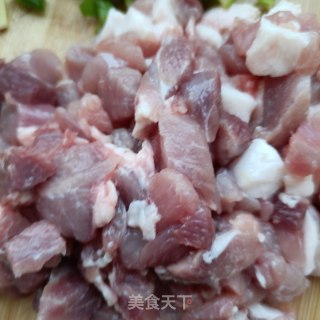 外婆菜烧肉丁步骤2