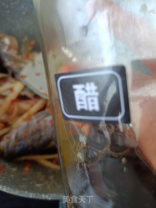 剁椒水萝卜炖小石斑步骤9