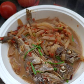 剁椒水萝卜炖小石斑步骤16