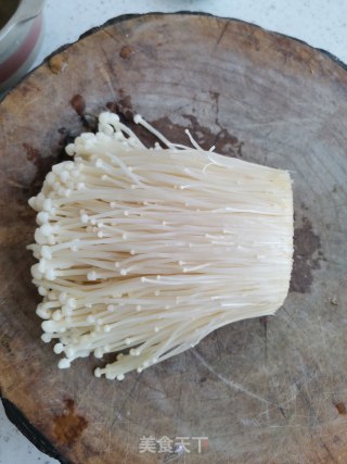 豆腐皮炒金针菇步骤2