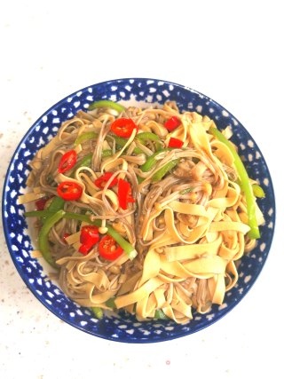 豆腐皮炒金针菇步骤8