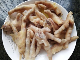 酱烧鸡爪步骤1