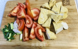 小炒卤猪耳步骤2