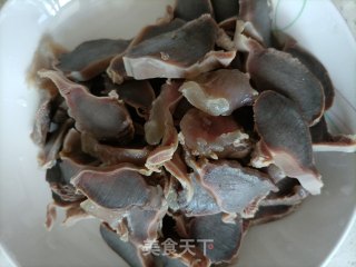坛子菜西芹炒鸭胗步骤3