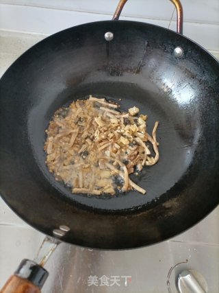 坛子菜西芹炒鸭胗步骤5