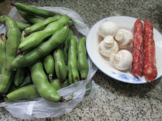 蘑菇香肠炒蚕豆步骤1