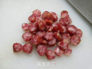 蘑菇香肠炒蚕豆步骤3