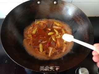 金针菇泡椒猪血步骤10