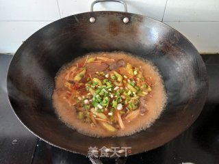 金针菇泡椒猪血步骤11