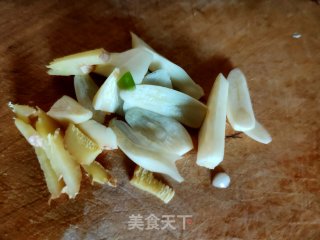 青椒杏鲍菇炒鸡蛋步骤3