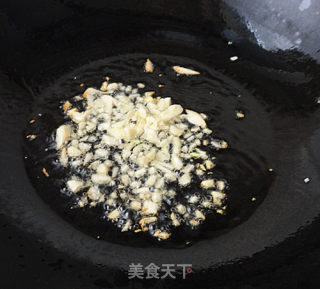 家常小炒——蒜蓉炒生菜步骤4