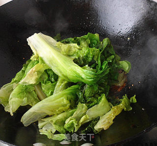 家常小炒——蒜蓉炒生菜步骤6