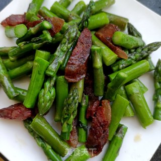 “家常小炒”麻辣肠炒芦笋步骤11